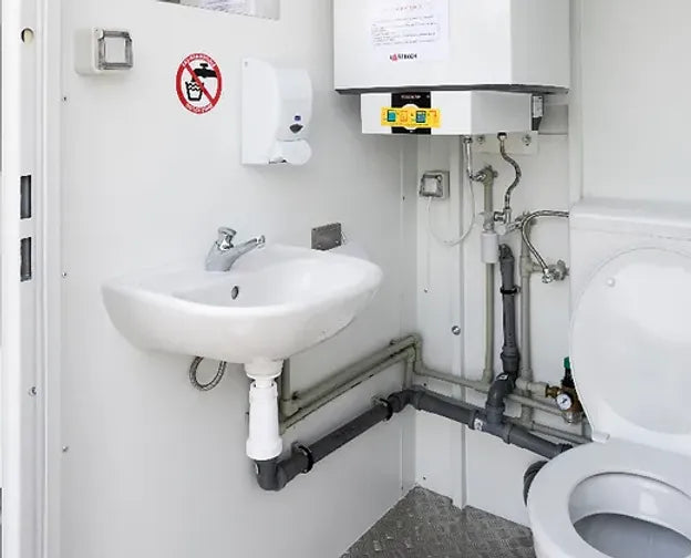 SANITARY BLOCK 1 TOILET + OPTIONAL SHOWER AND SINK