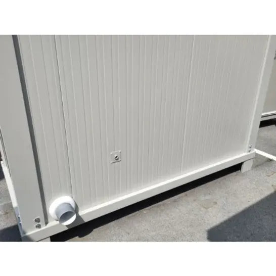 SS1 SANITARY BLOCK WITH 2 TOILETS AND 2 NEW HAND WASHER